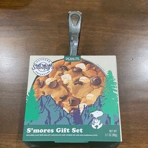Peanuts S'mores Gift Set with Snoopy - Green, Brown, White
